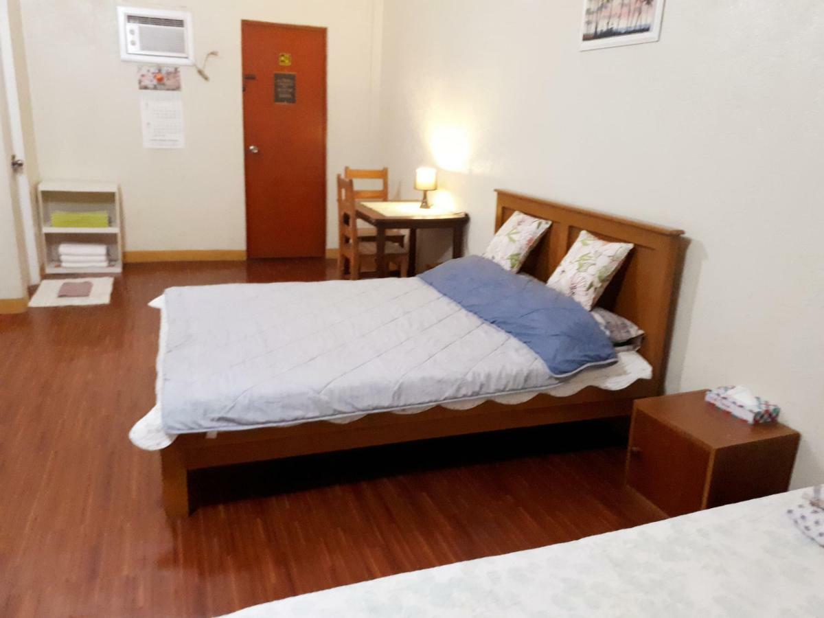 Minine Guesthouse Silang Exteriör bild